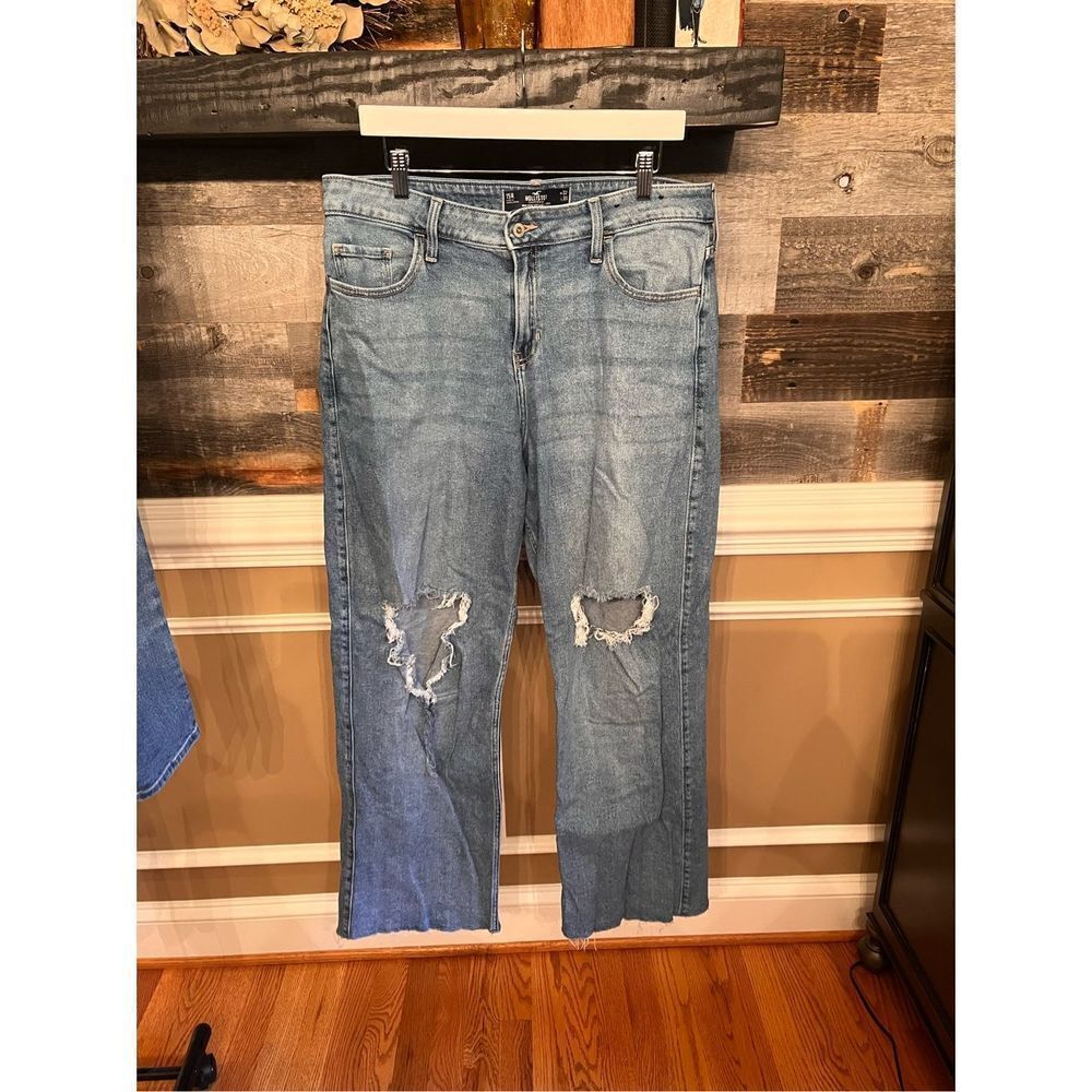 Hollister High-Rise Vintage Baggy Distressed Jeans sz 32/31 or 15R